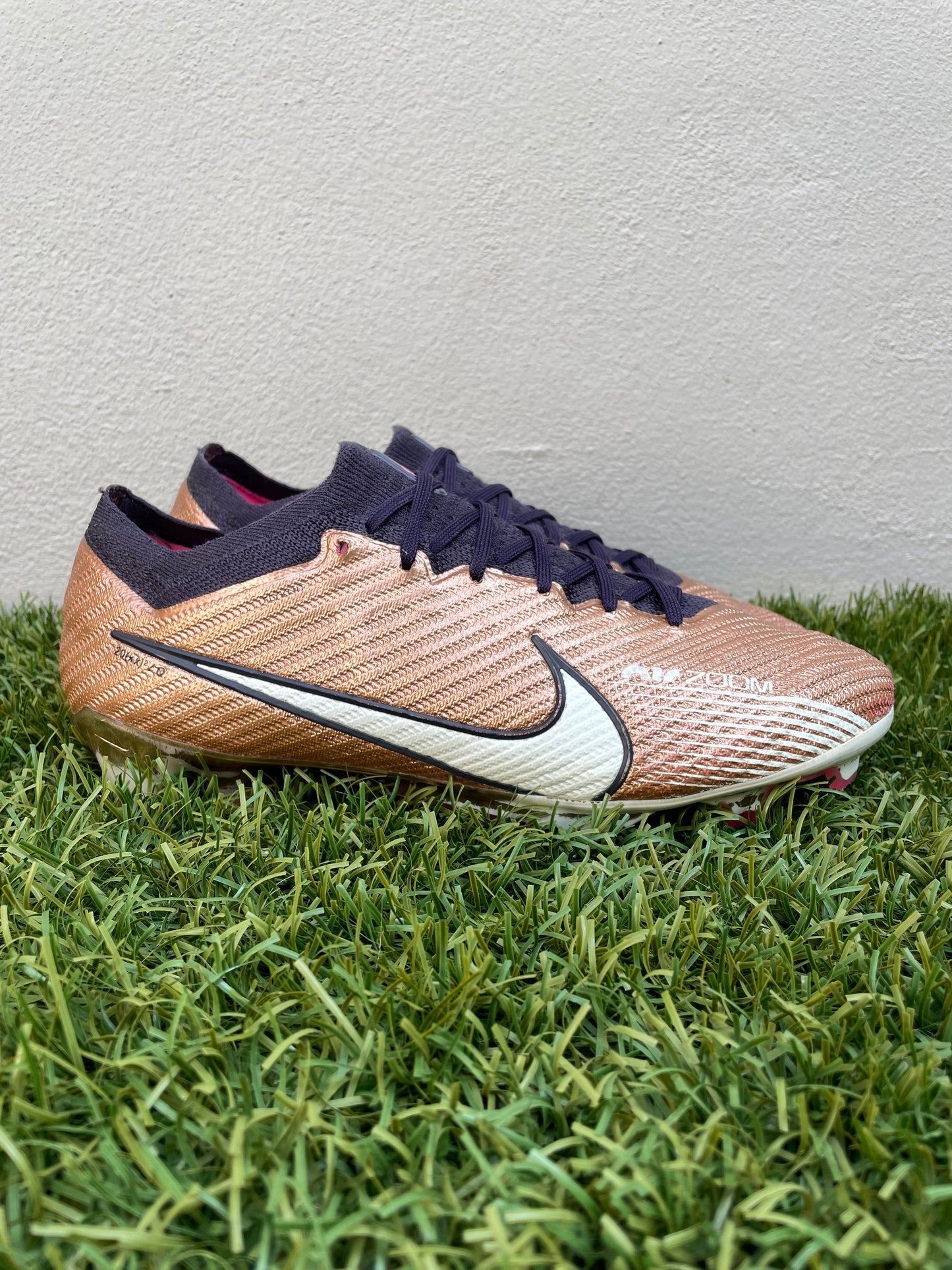 Nike Mercurial Vapor XV (7.5US)