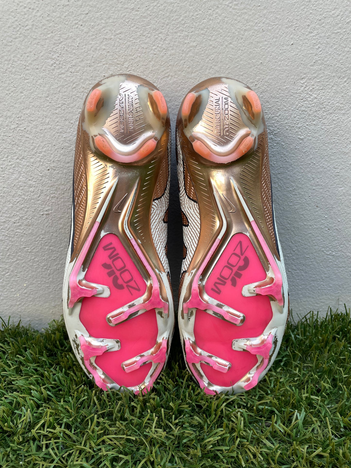 Nike Mercurial Vapor XV (7.5US)