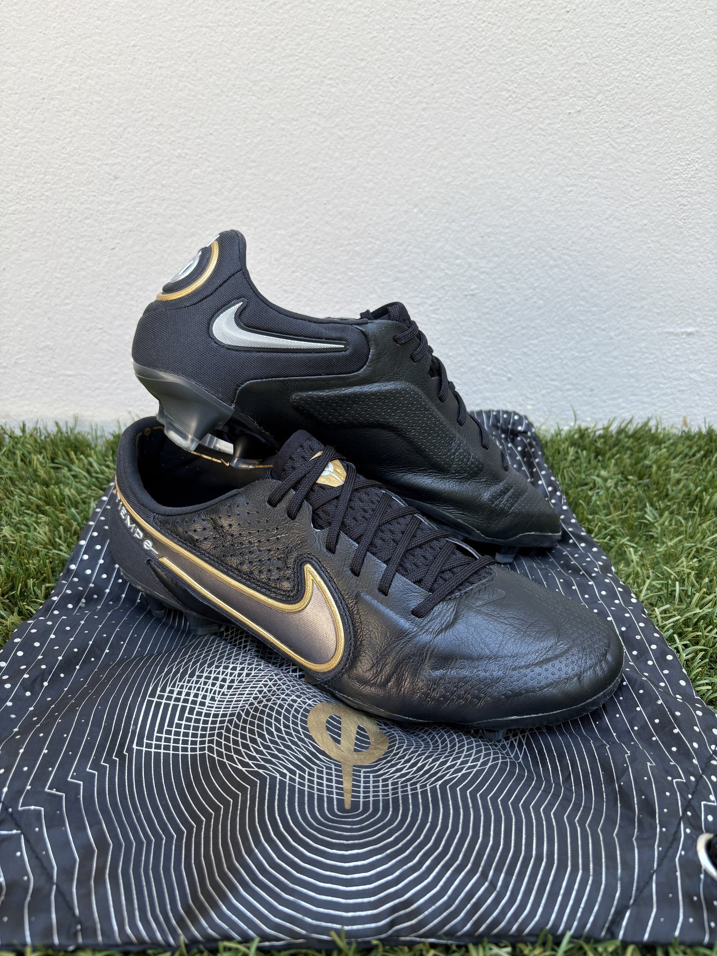 Nike Tiempo Legend IX (8.5US)