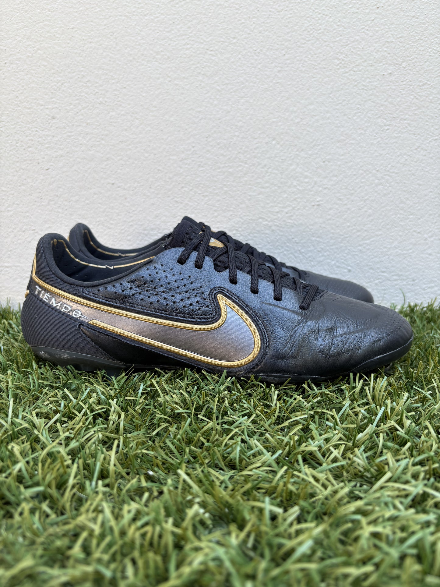 Nike Tiempo Legend IX (8.5US)