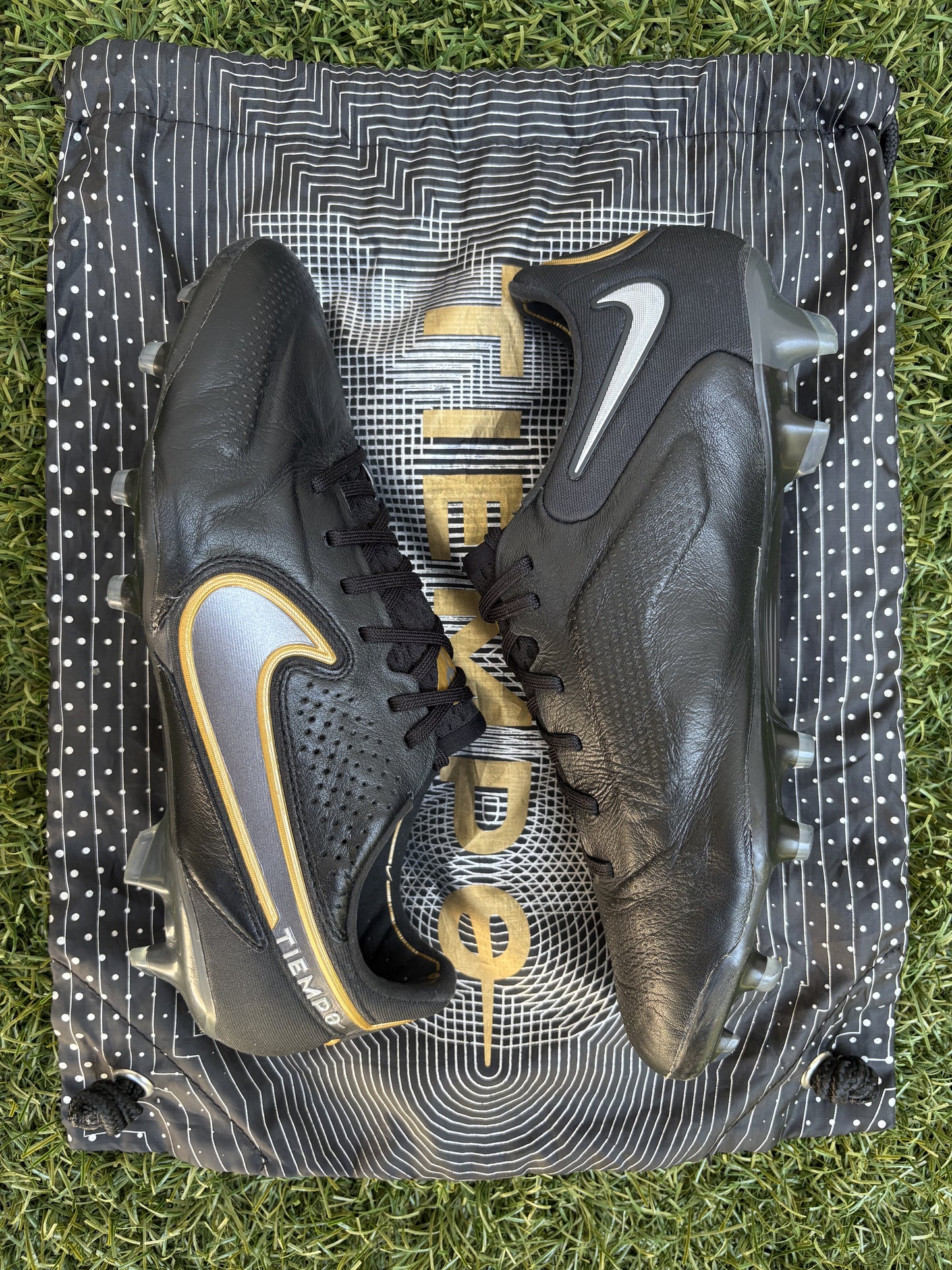 Nike Tiempo Legend IX (8.5US)