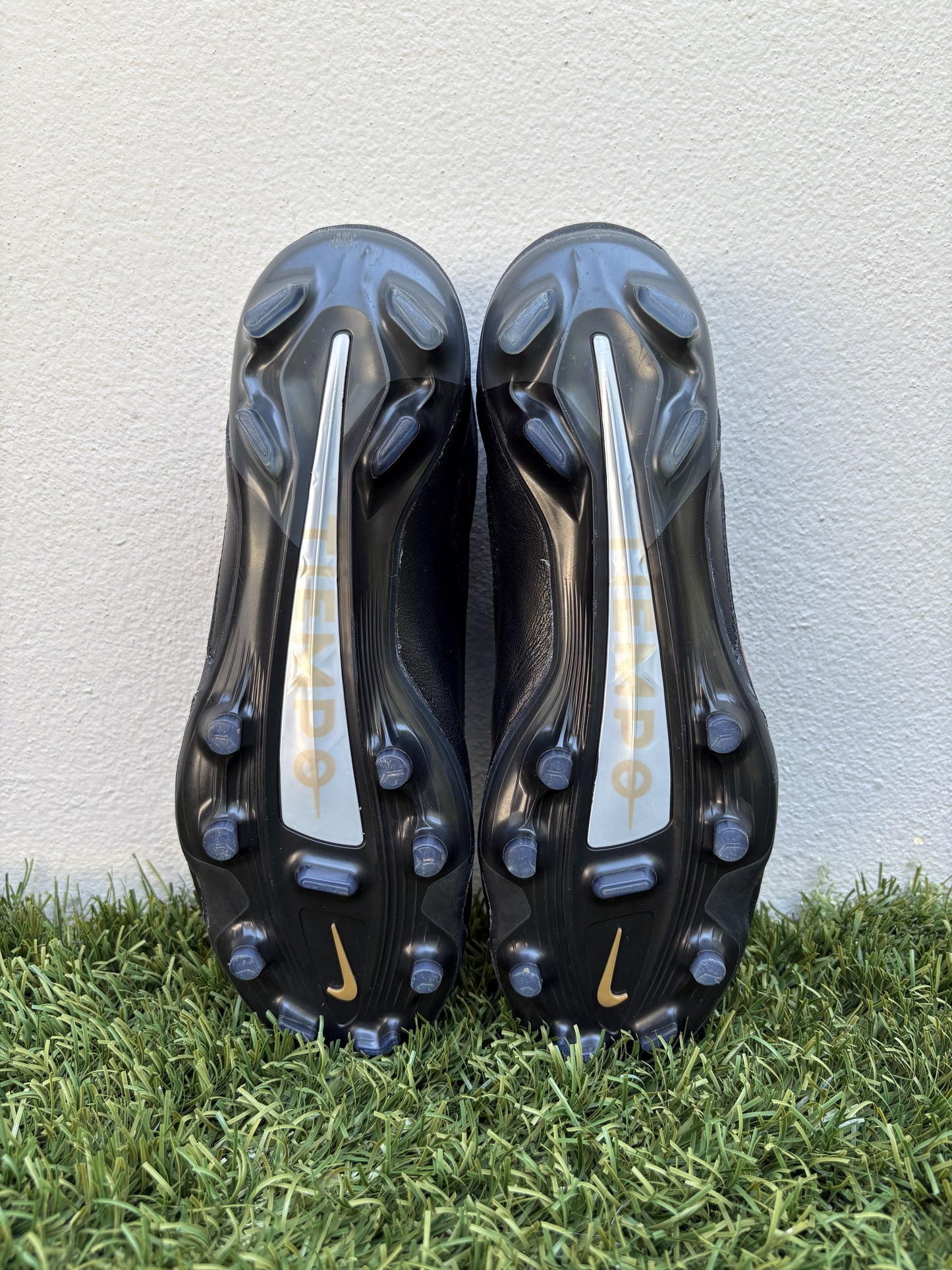 Nike Tiempo Legend IX (8.5US)