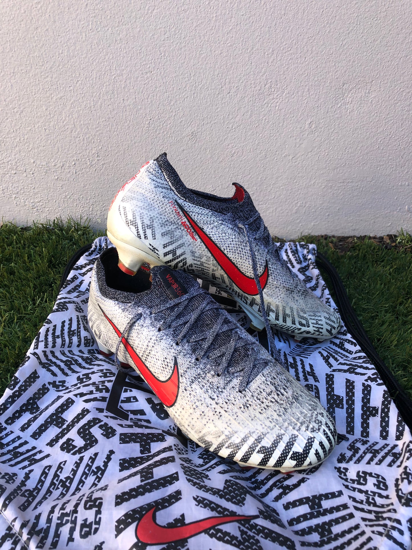 Nike Mercurial Vapor XII (7.5US)