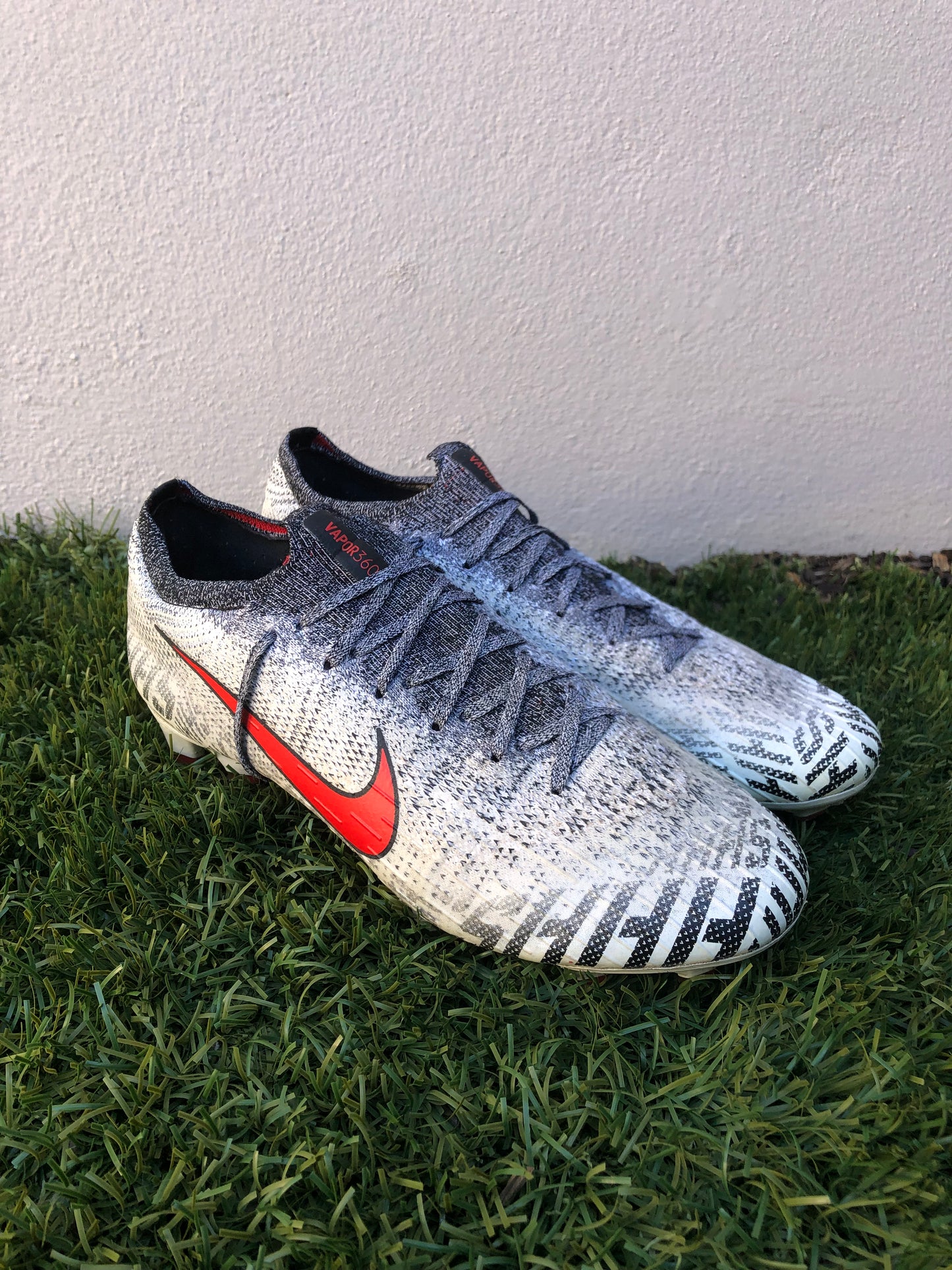 Nike Mercurial Vapor XII (7.5US)