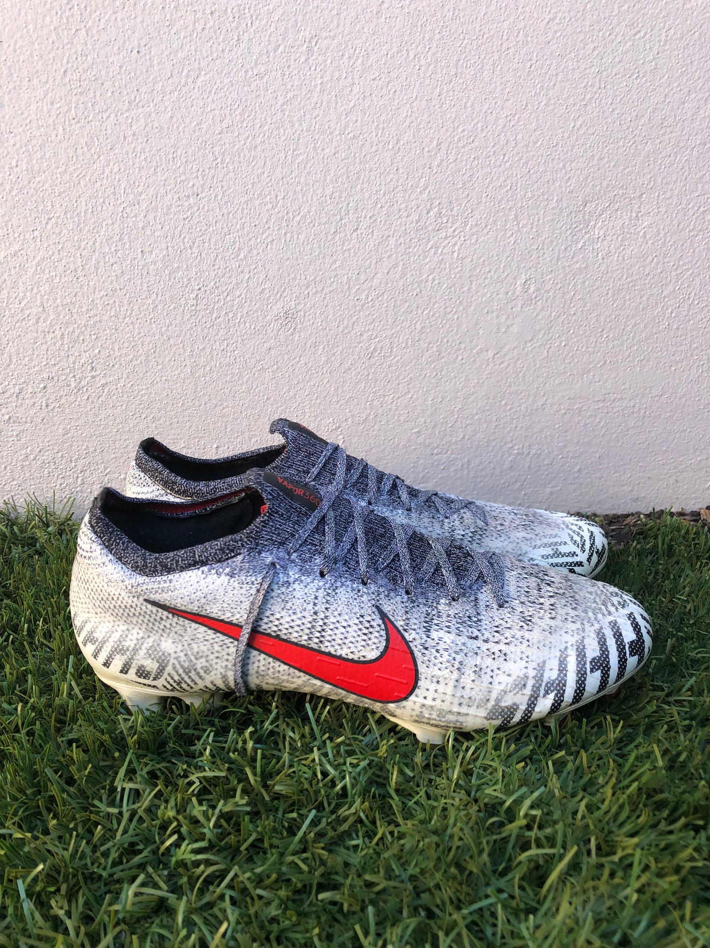 Nike Mercurial Vapor XII (7.5US)