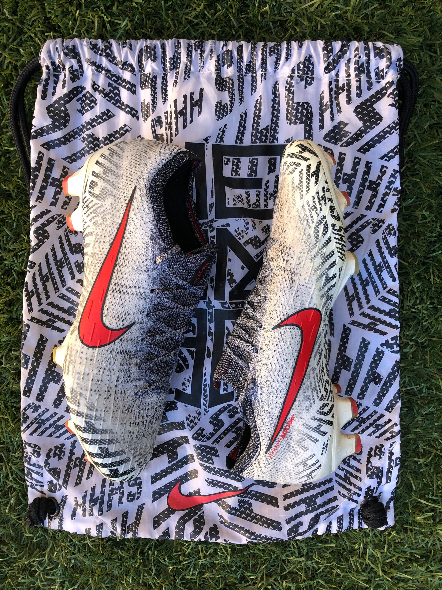 Nike Mercurial Vapor XII (7.5US)