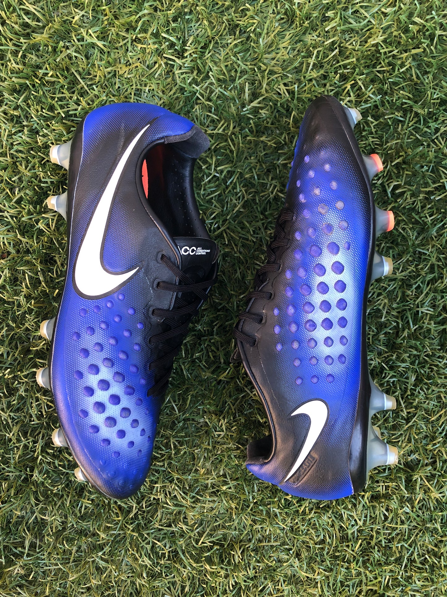 Nike Magista Opus II (8.5US)