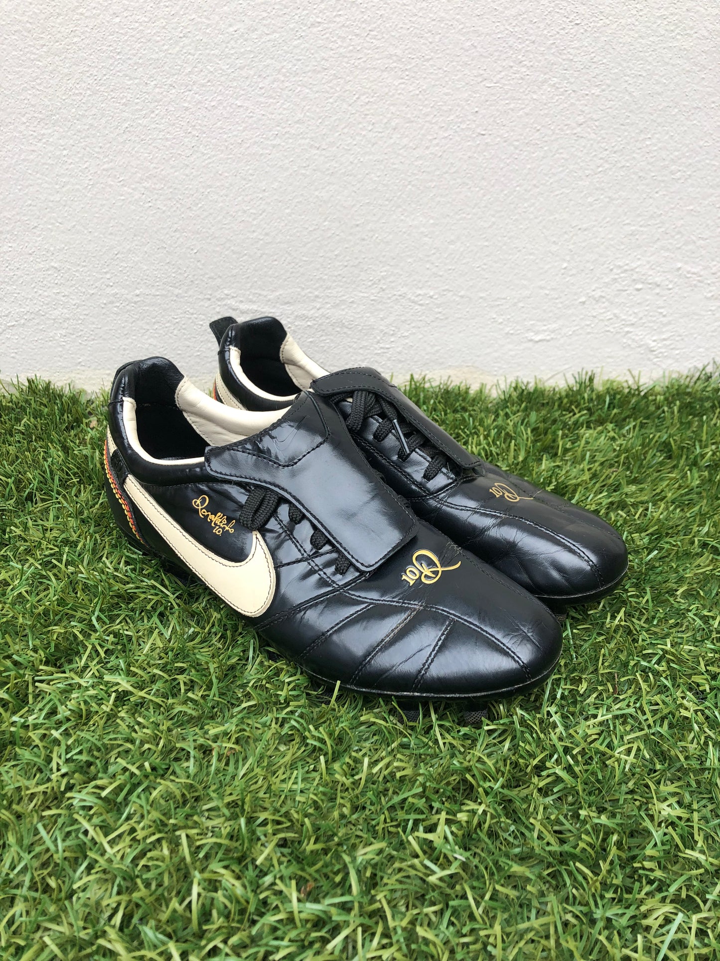 Nike Tiempo Ronaldinho 10R (8.5US)