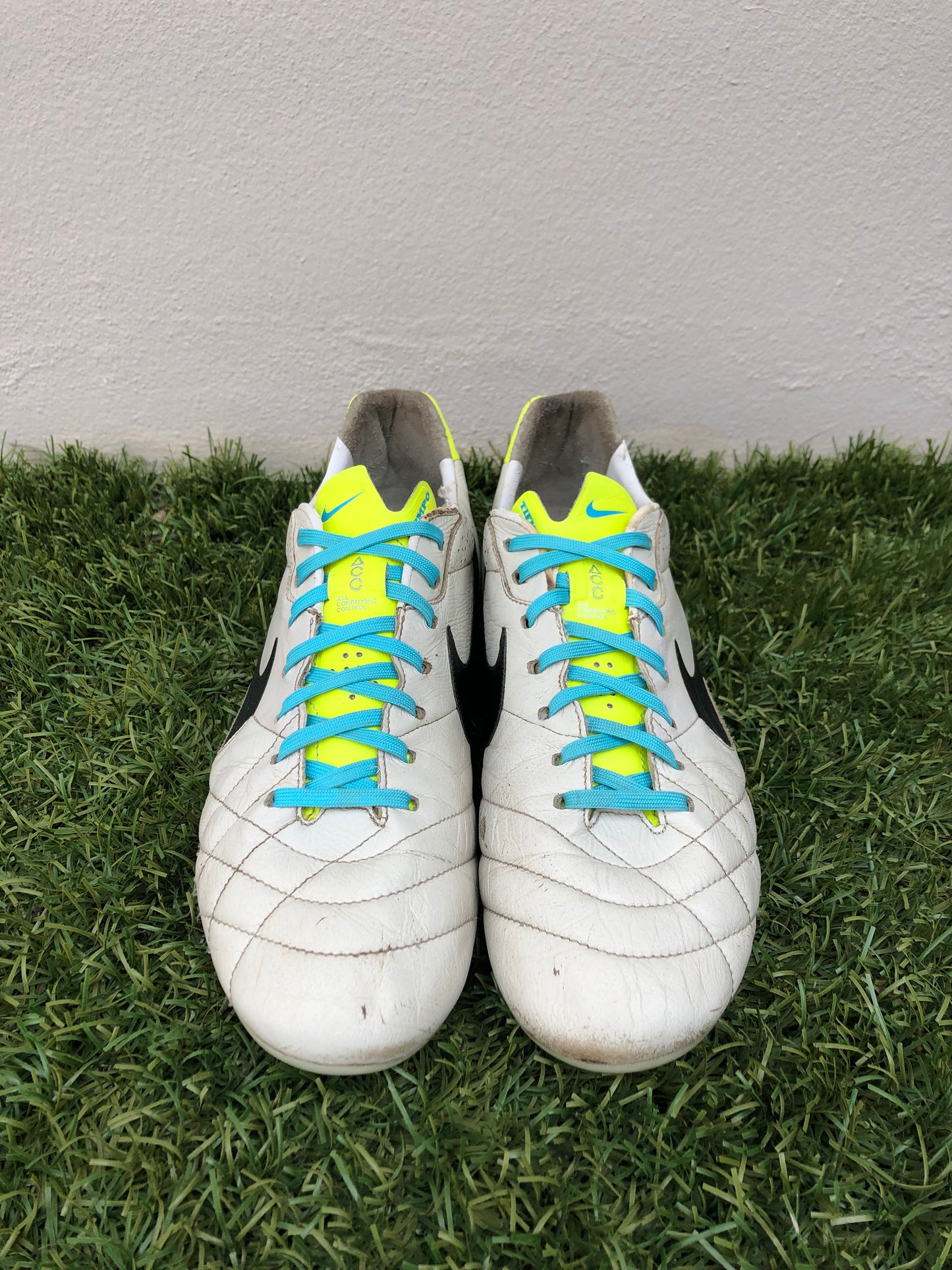 Nike Tiempo Legend IV (9.5US)