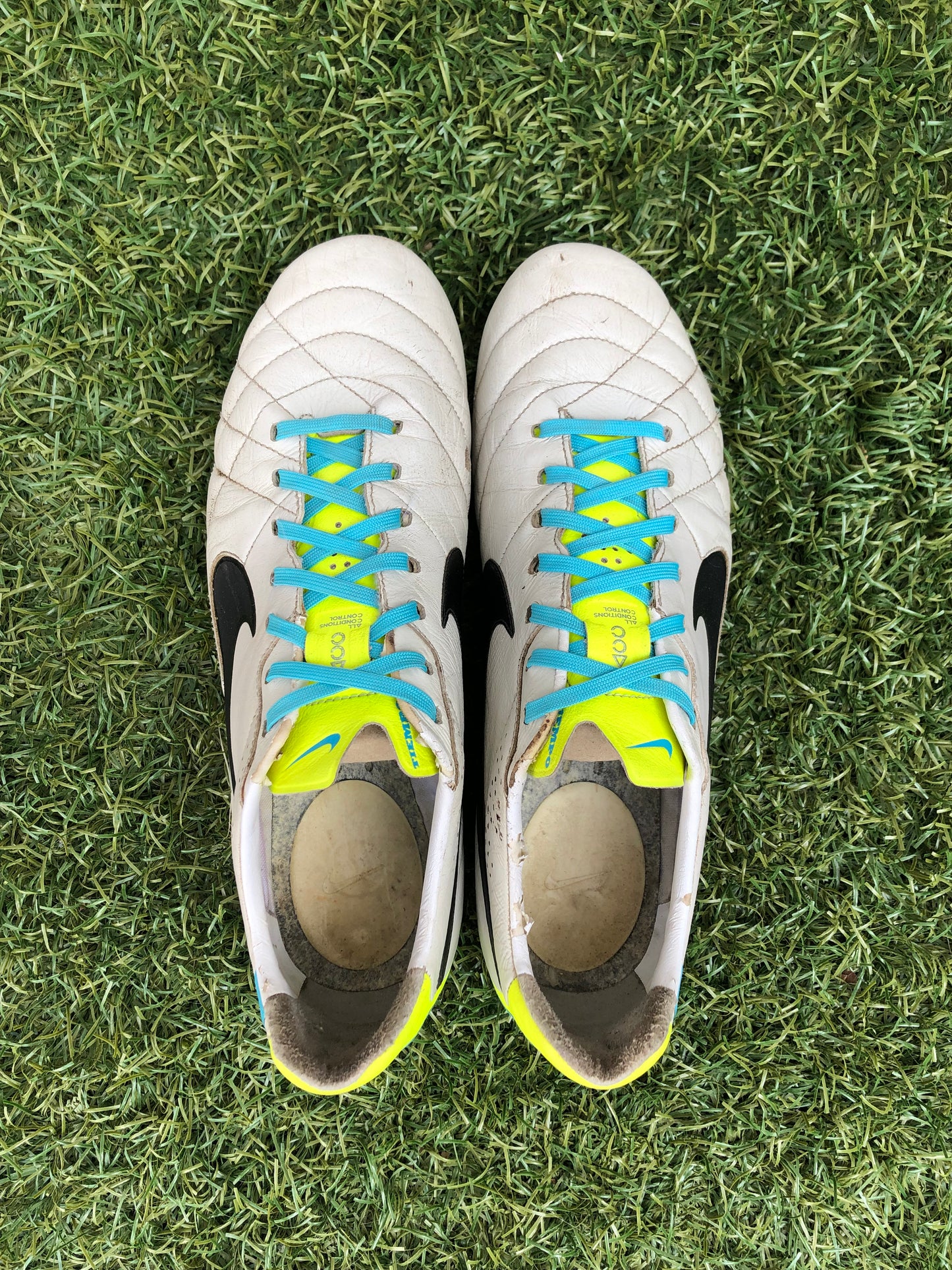 Nike Tiempo Legend IV (9.5US)