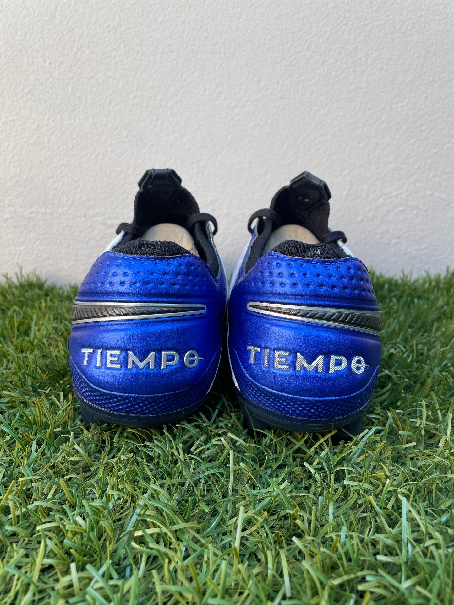 Nike Tiempo Legend VIII (9US)