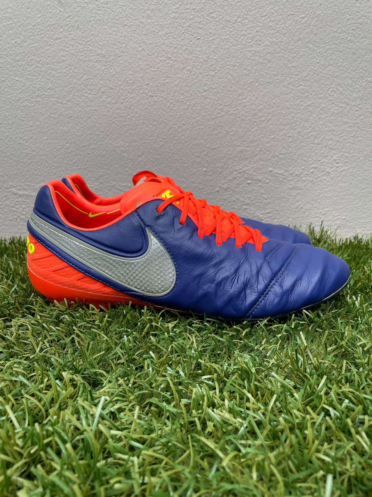 Nike Tiempo Legend VI (8.5US)