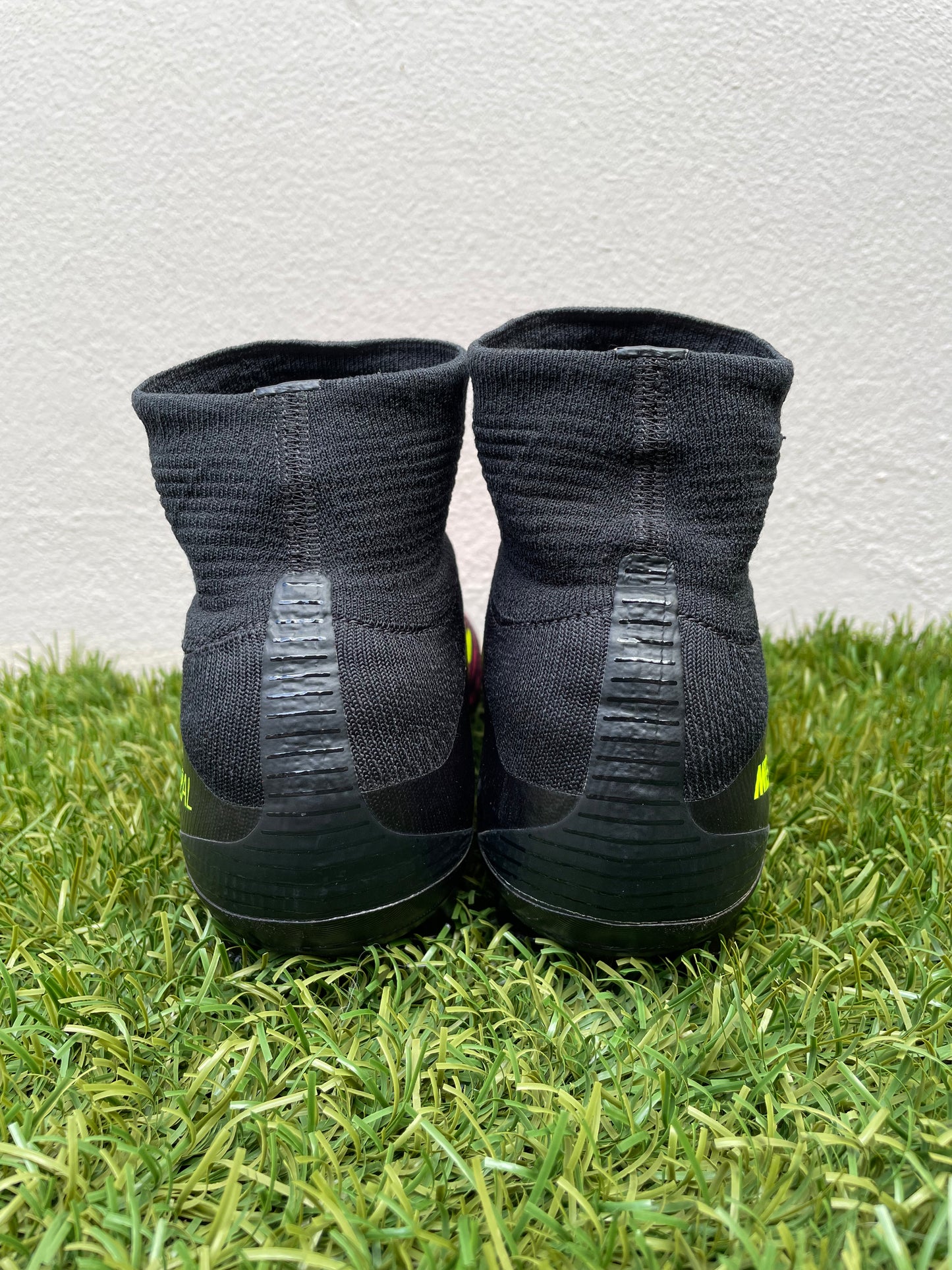 Nike Mercurial Superfly V (7.5US)