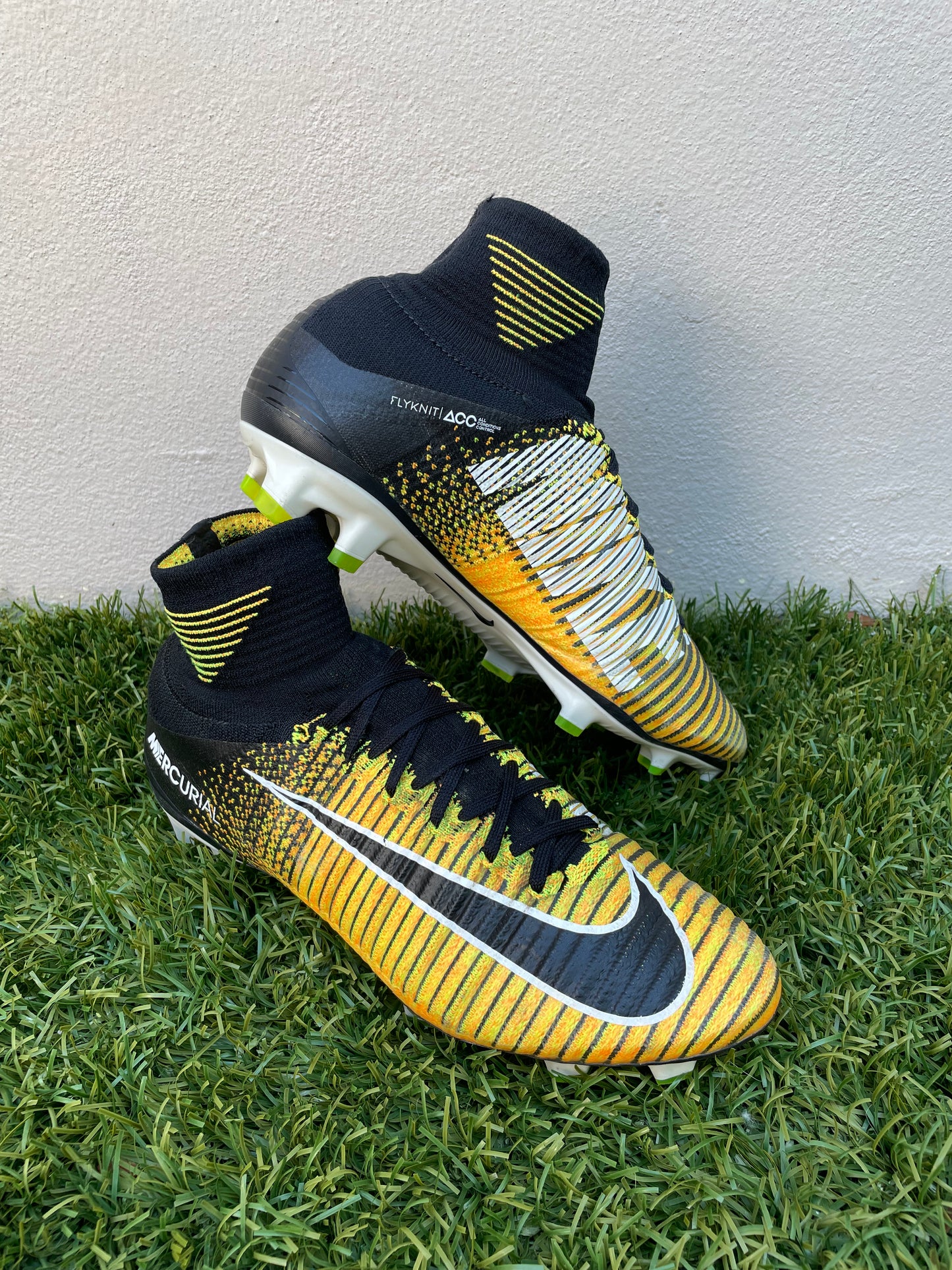 Nike Mercurial Superfly V (7.5US)