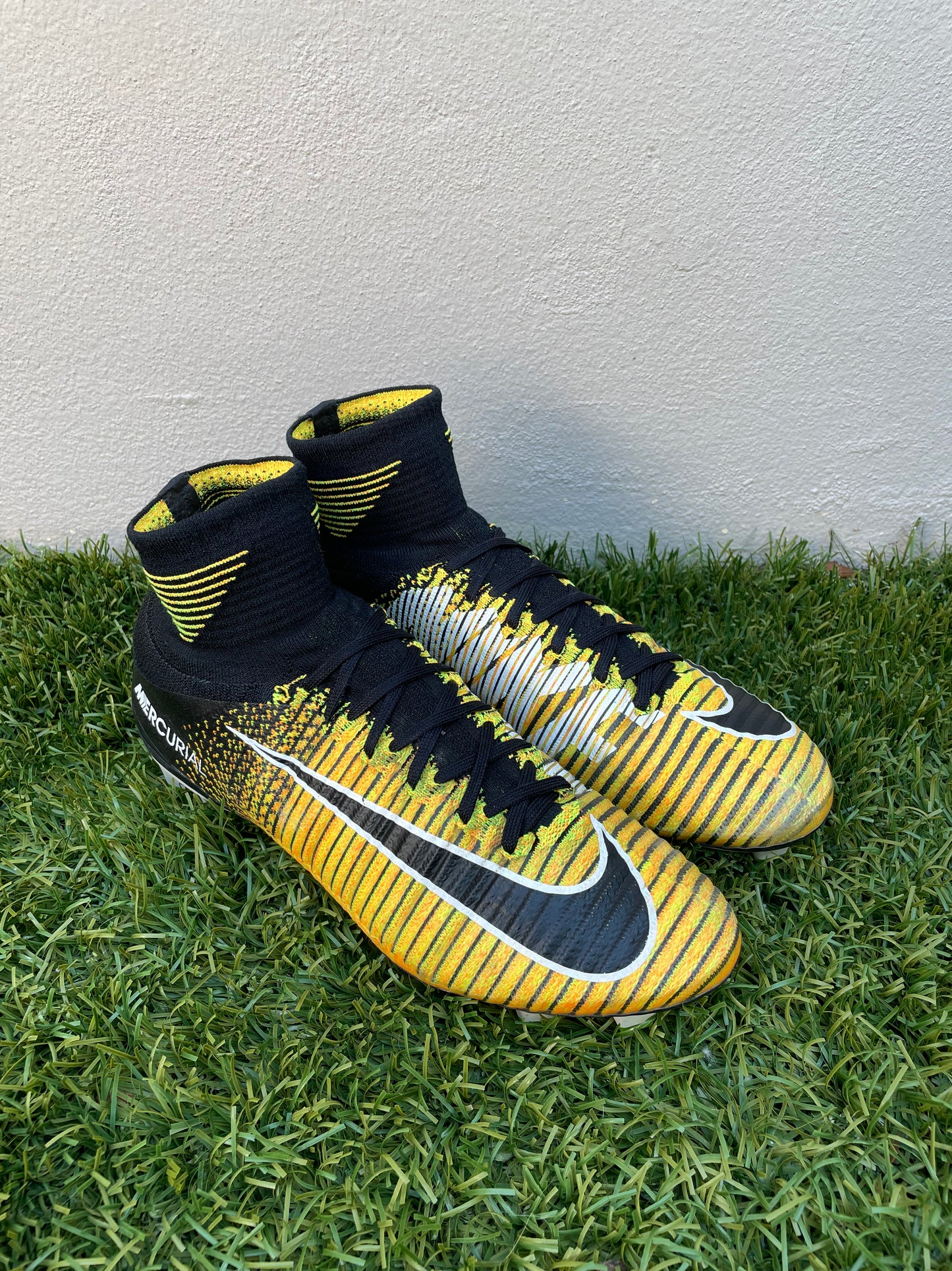 Nike Mercurial Superfly V (7.5US)