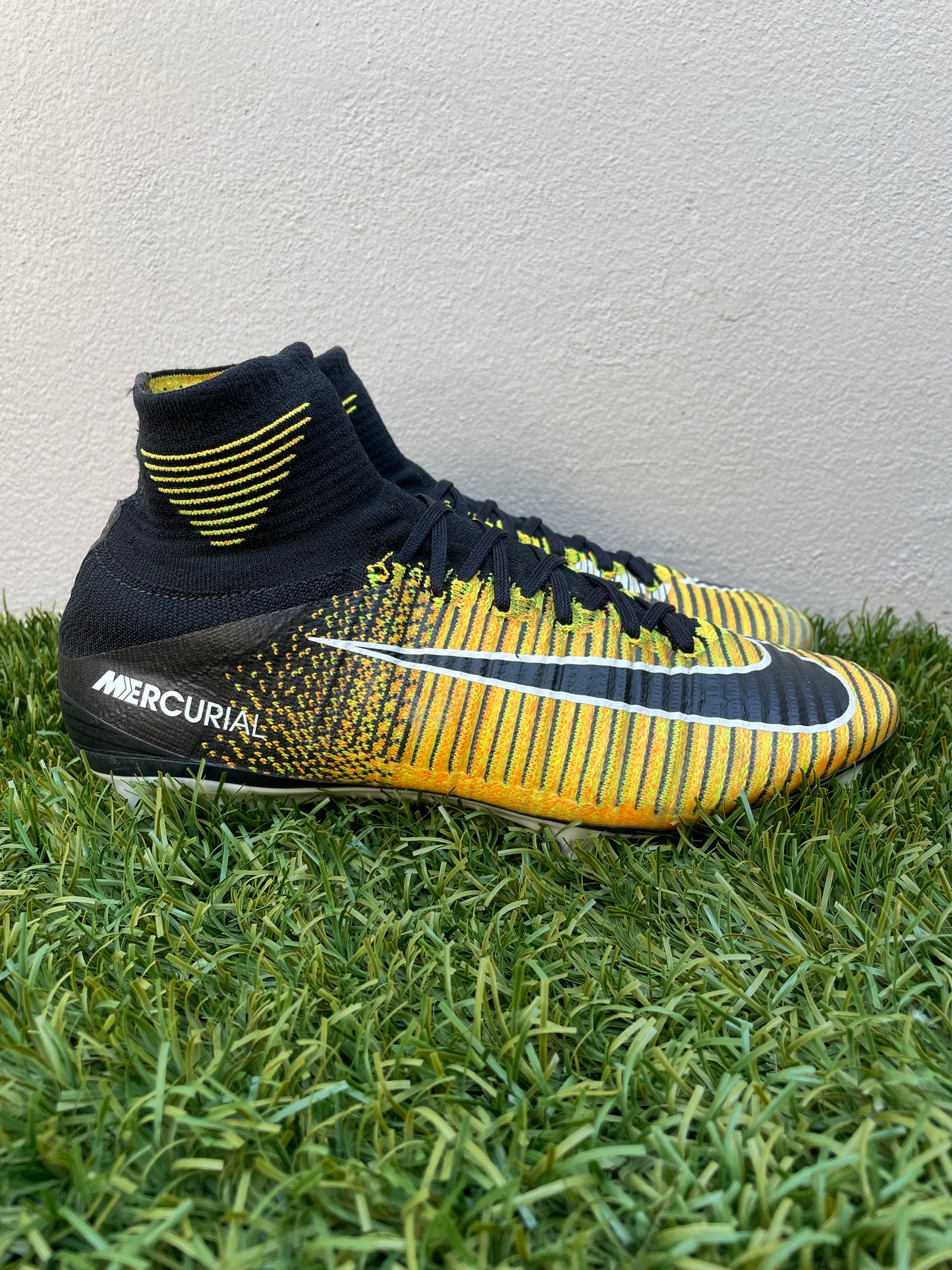 Nike Mercurial Superfly V (7.5US)