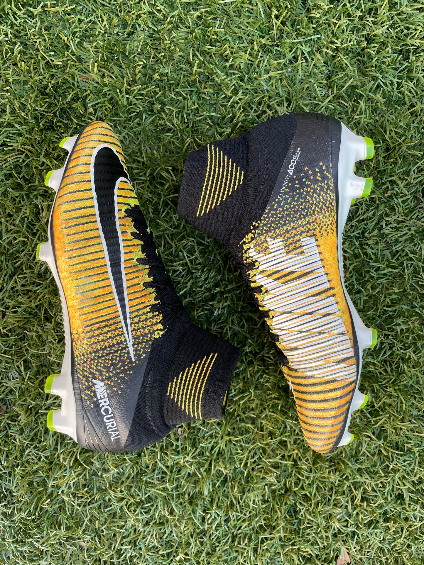 Nike Mercurial Superfly V (7.5US)