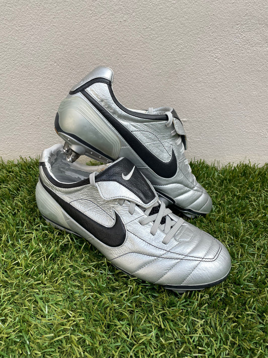 Nike Tiempo Air Legend (8.5US)