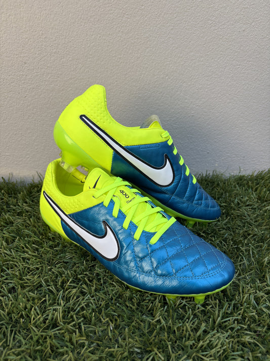 Nike Tiempo Legend V (8.5US)