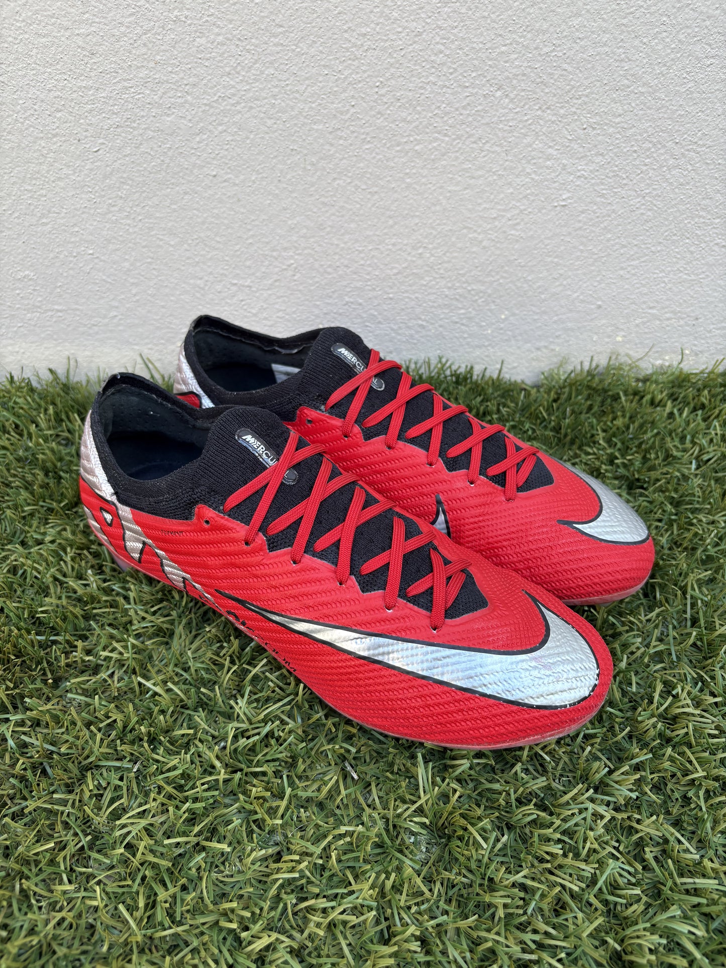 Nike Mercurial Vapor XV (9.5US)