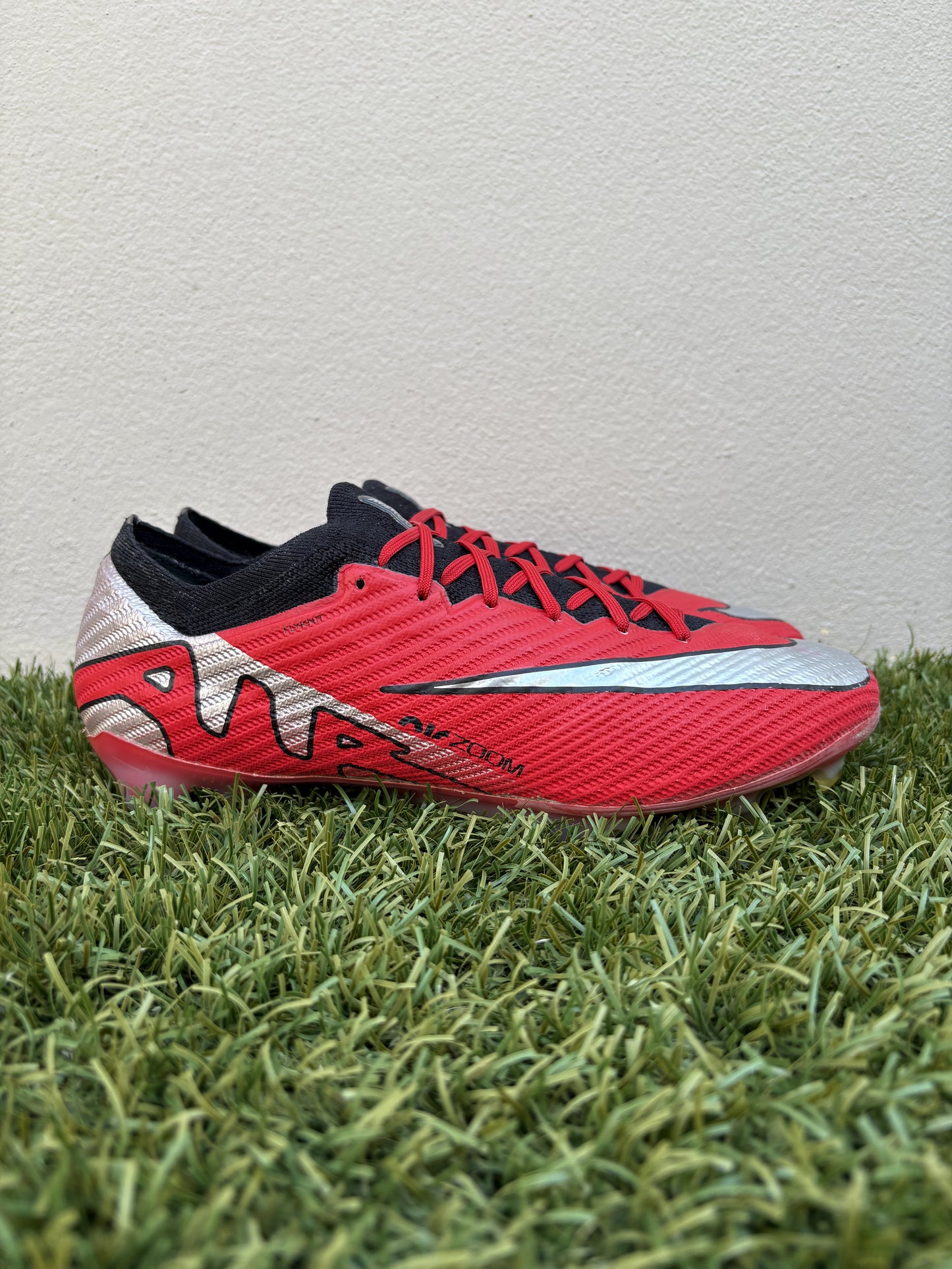 Nike Mercurial Vapor XV (9.5US)