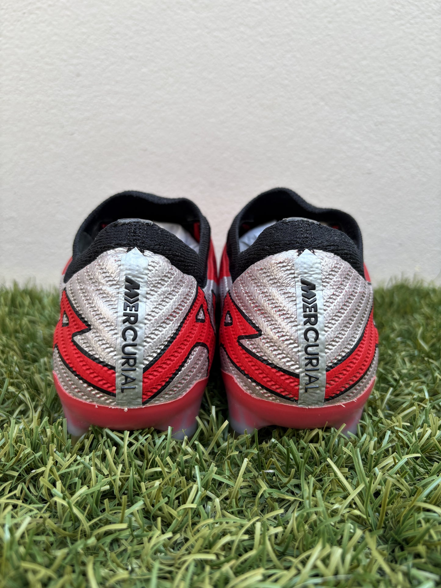 Nike Mercurial Vapor XV (9.5US)
