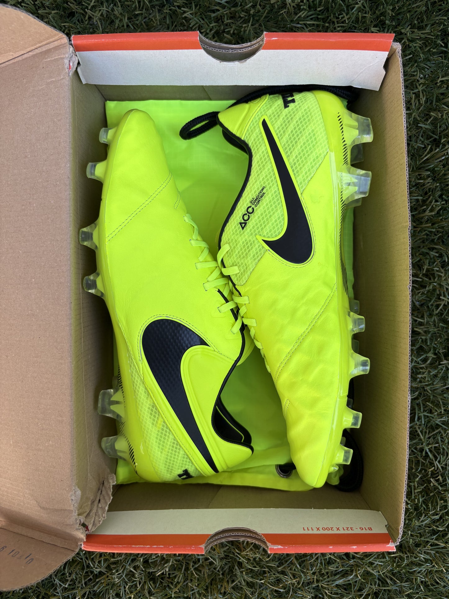 Nike Tiempo Legend VI (10US)