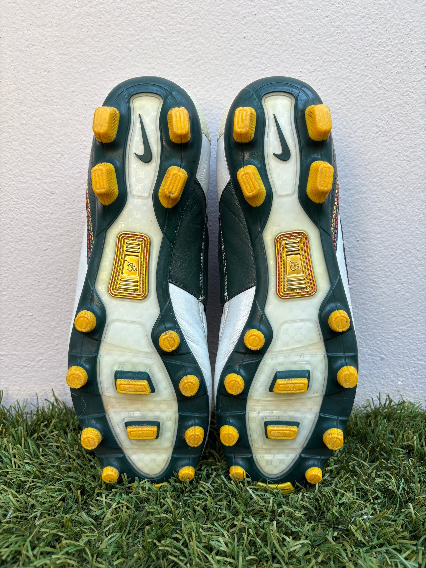 Nike Tiempo Ronaldinho Dois 10R (11US)