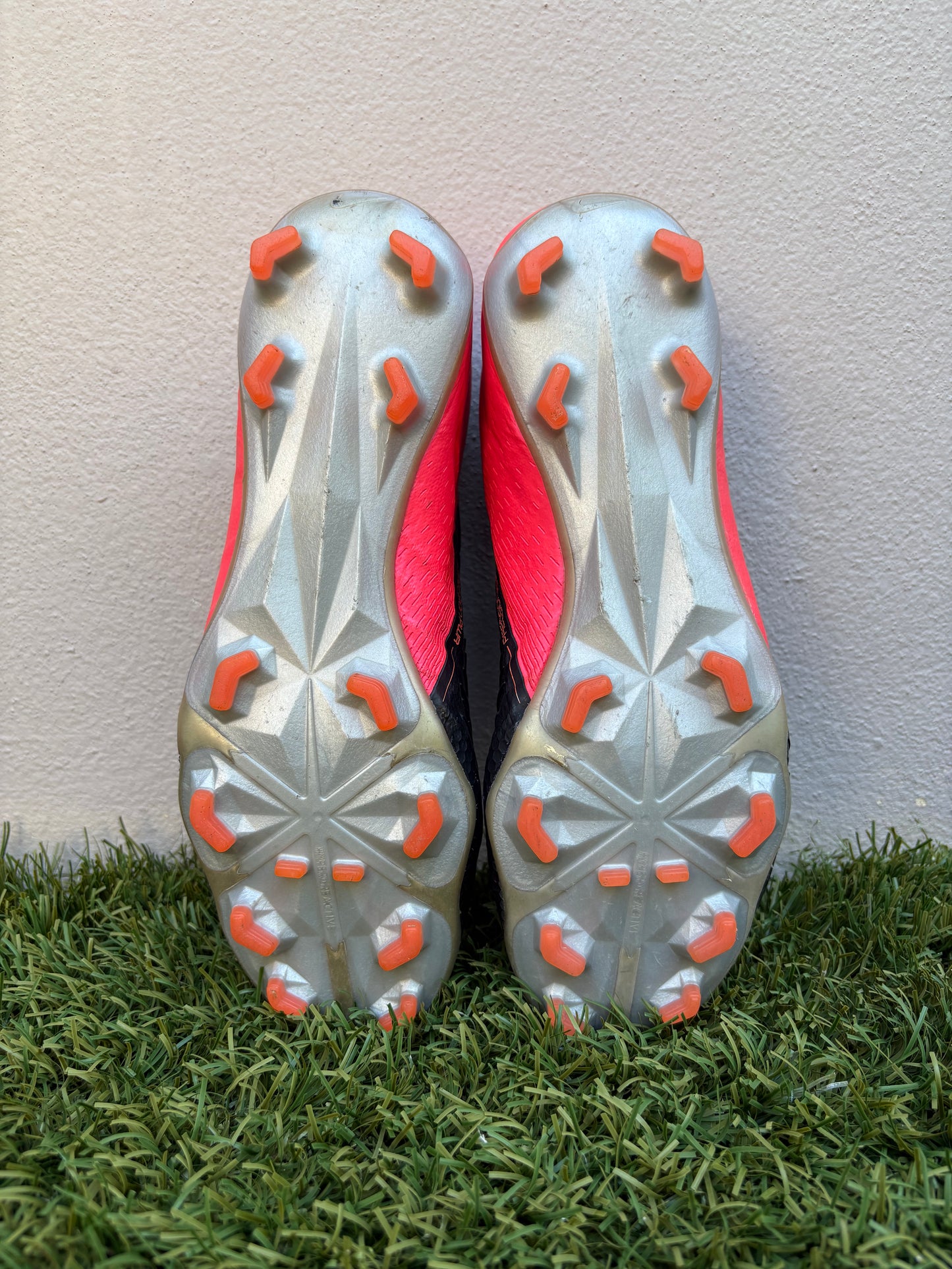 Nike Phantom Venom Elite (8.5US)