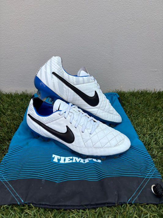 Nike Tiempo Legend V (8.5US)