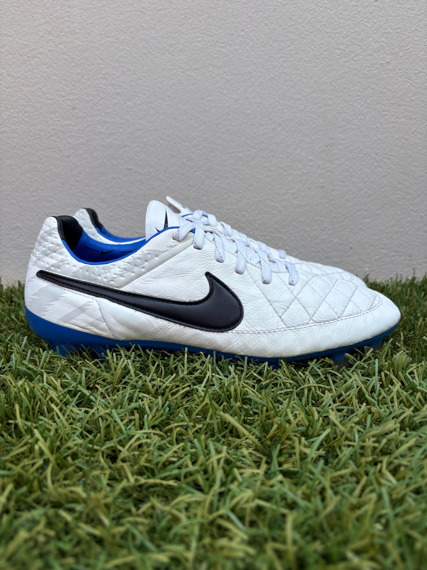 Nike Tiempo Legend V (8.5US)
