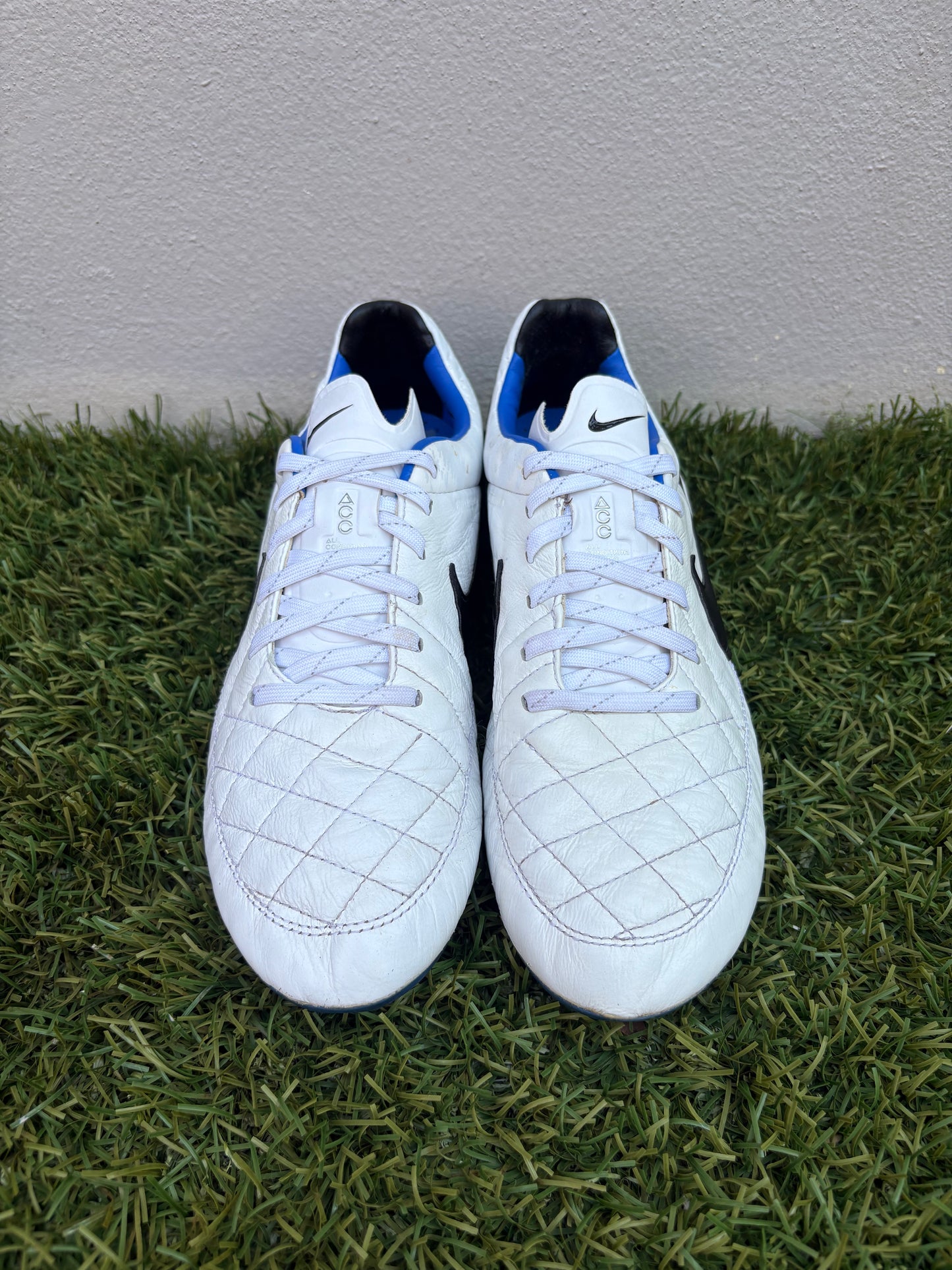 Nike Tiempo Legend V (8.5US)