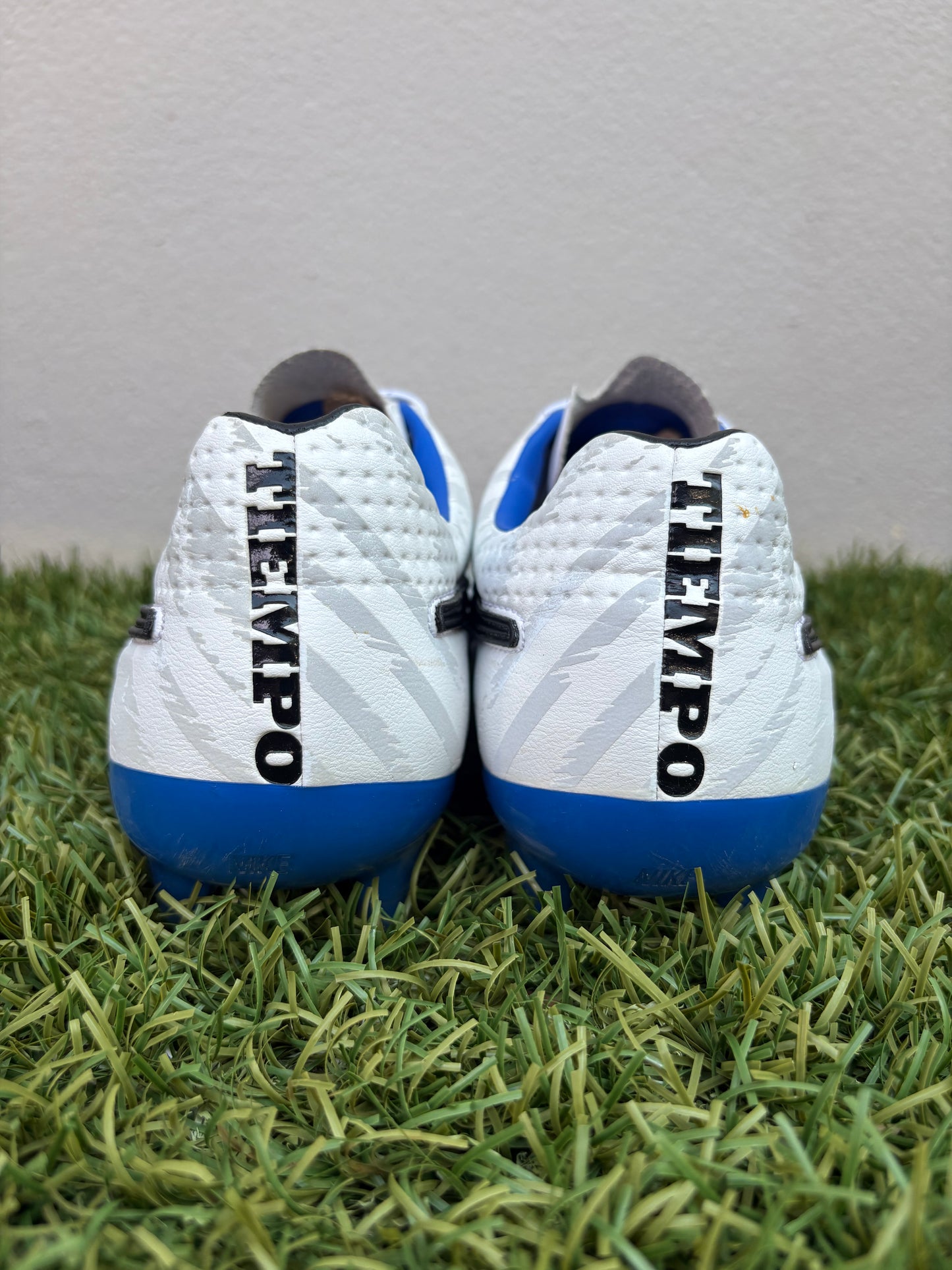 Nike Tiempo Legend V (8.5US)