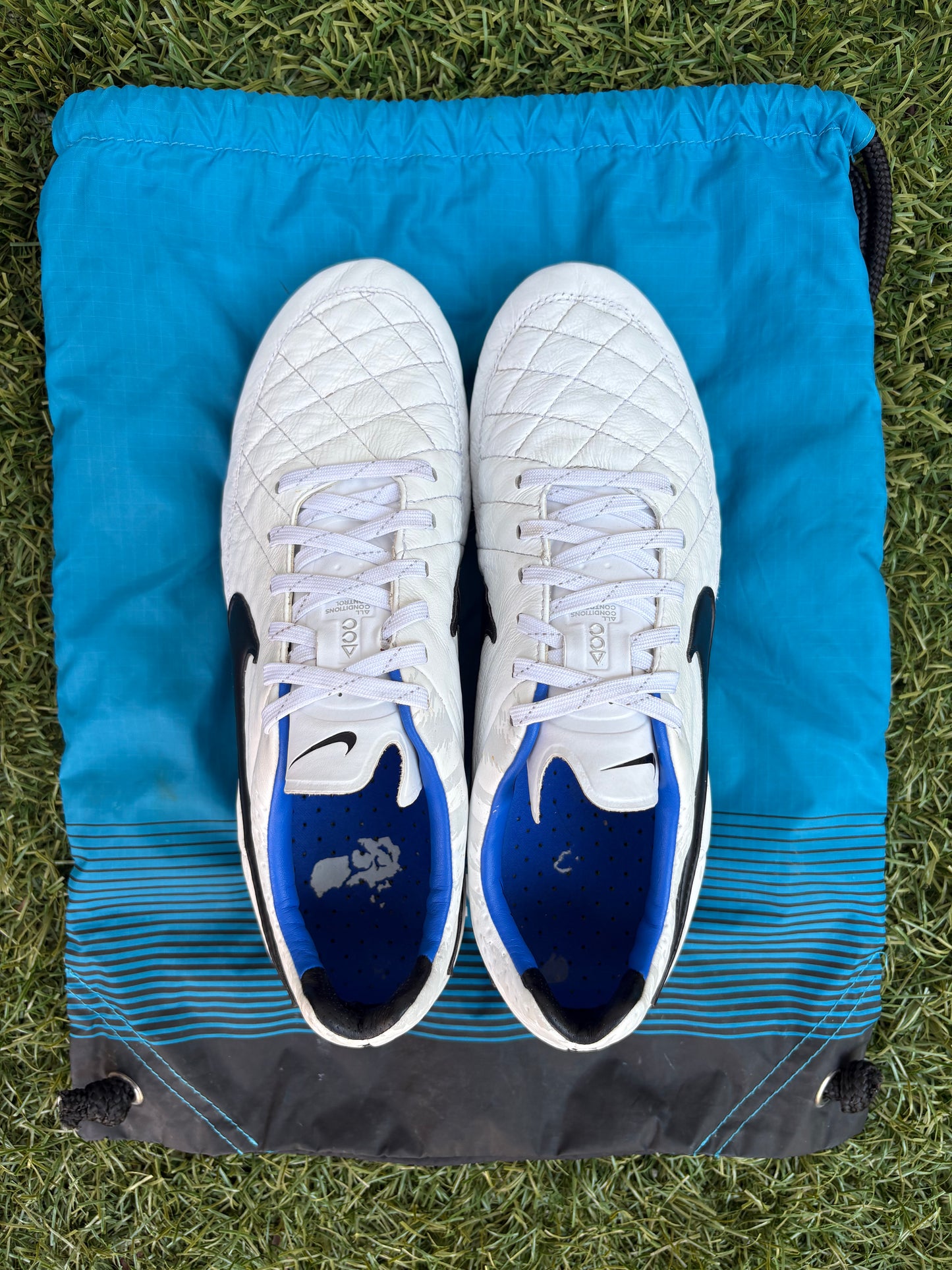 Nike Tiempo Legend V (8.5US)