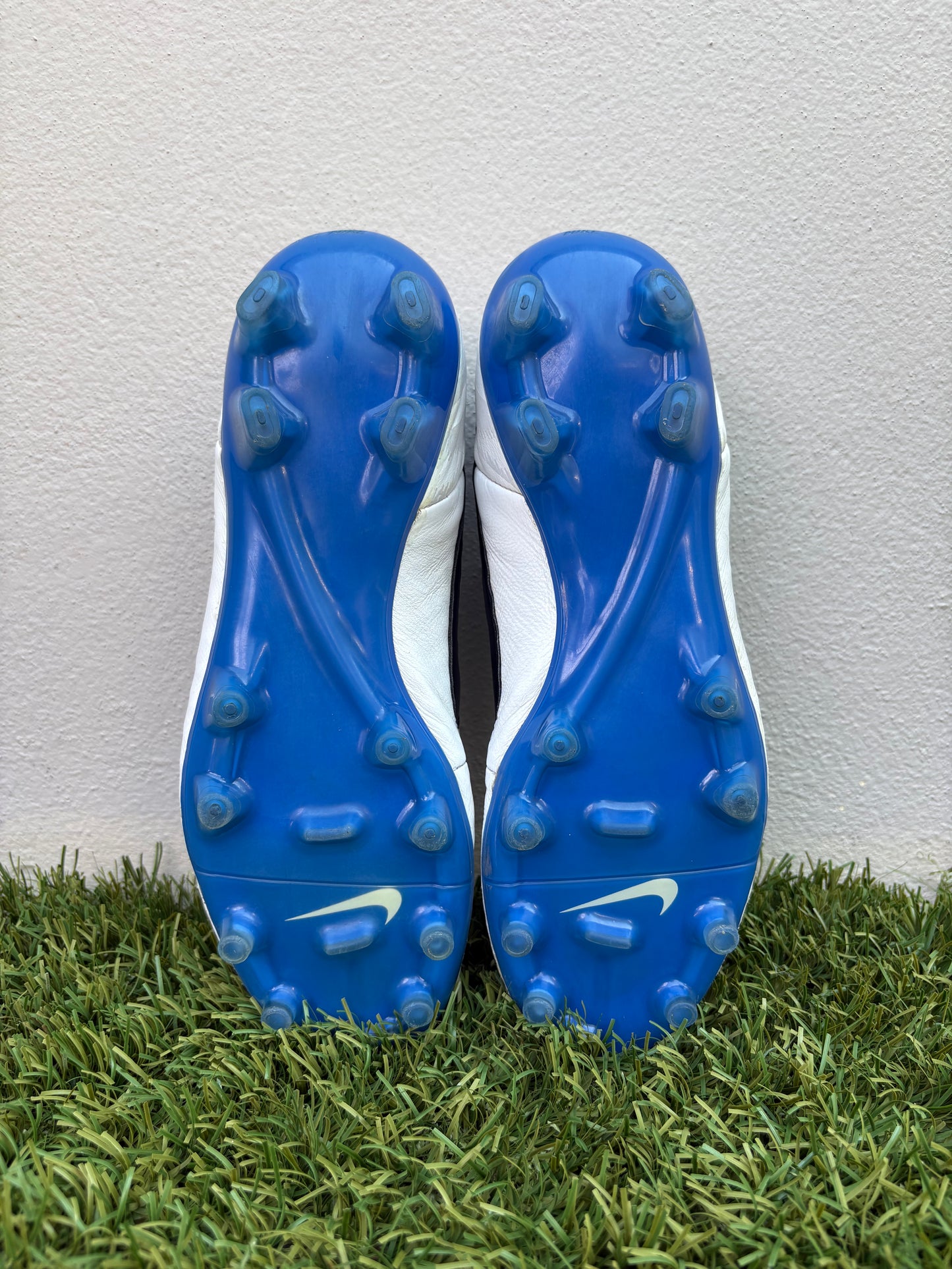 Nike Tiempo Legend V (8.5US)