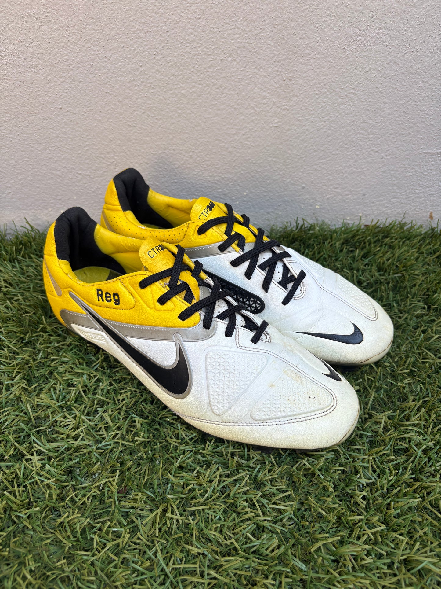 Nike CTR360 Maestri II (10.5US)