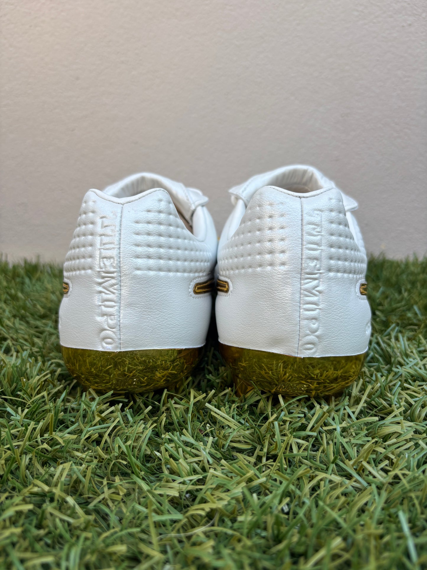 Nike Tiempo Legend SE R10 (10US)