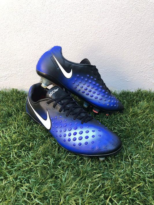 Nike Magista Opus II (8.5US)