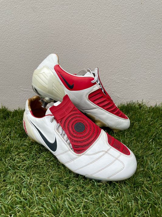 Nike Total90 Laser II (10.5US)