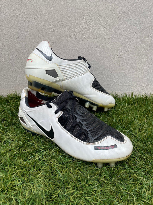 Nike Total90 Laser I (9.5US)