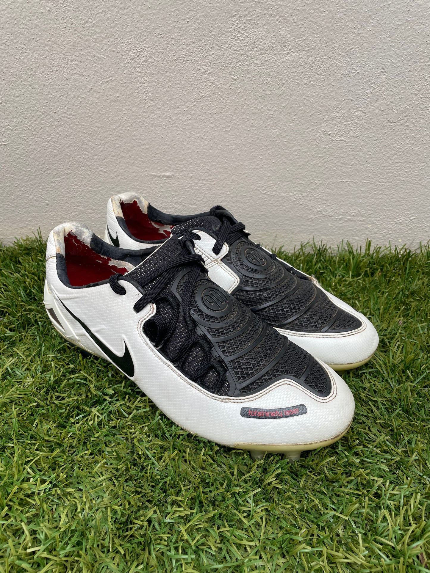 Nike Total90 Laser I (9.5US)