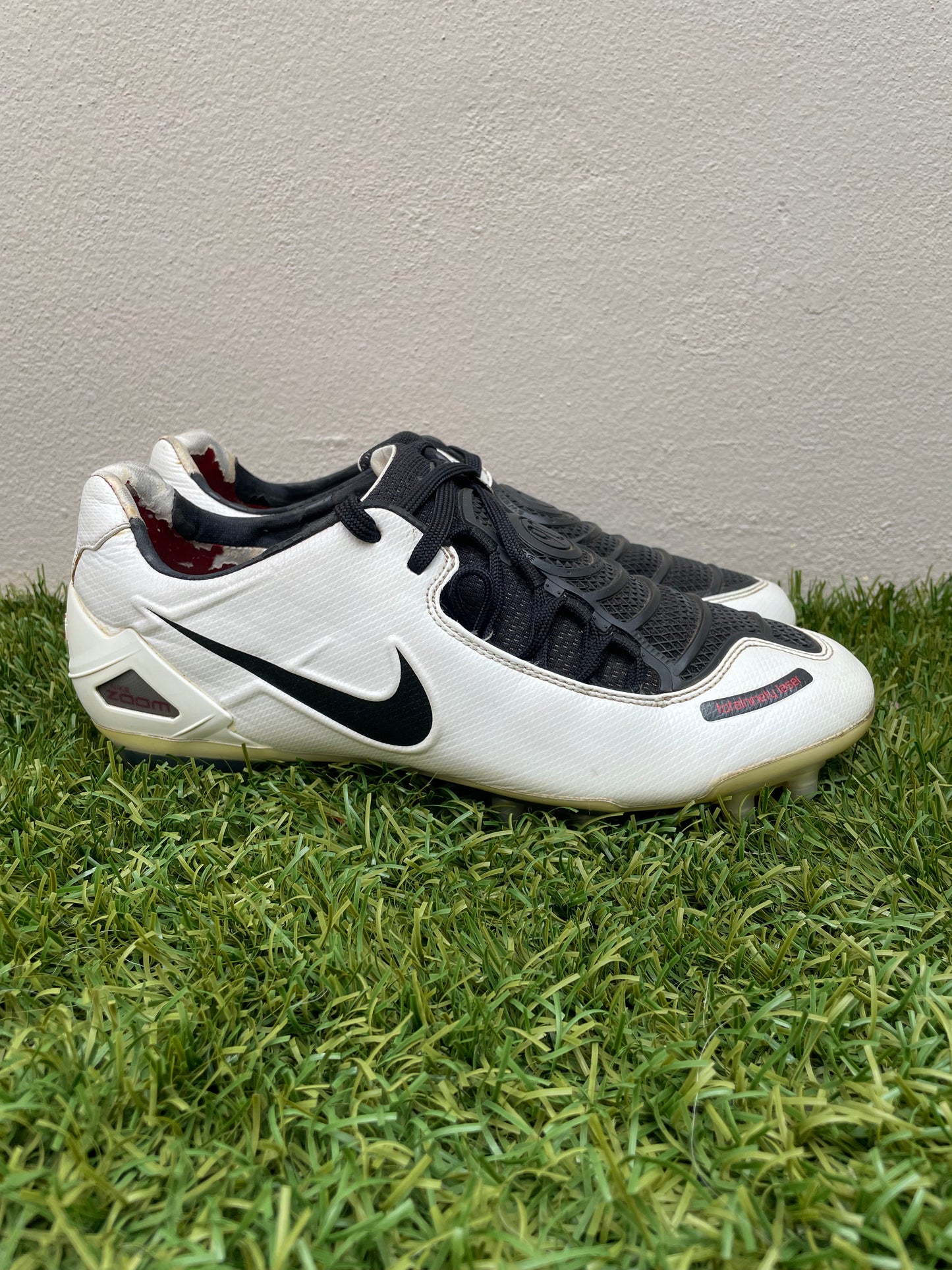 Nike Total90 Laser I (9.5US)