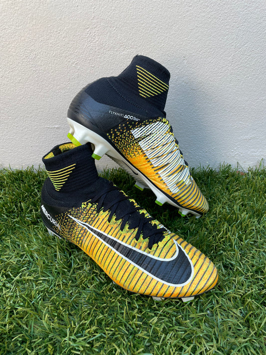 Nike Mercurial Superfly V (7.5US)
