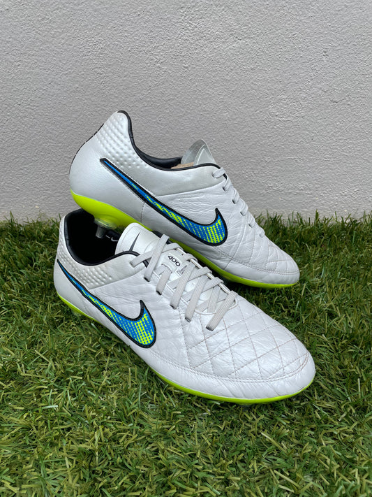 Nike Tiempo Legend V (7.5US)